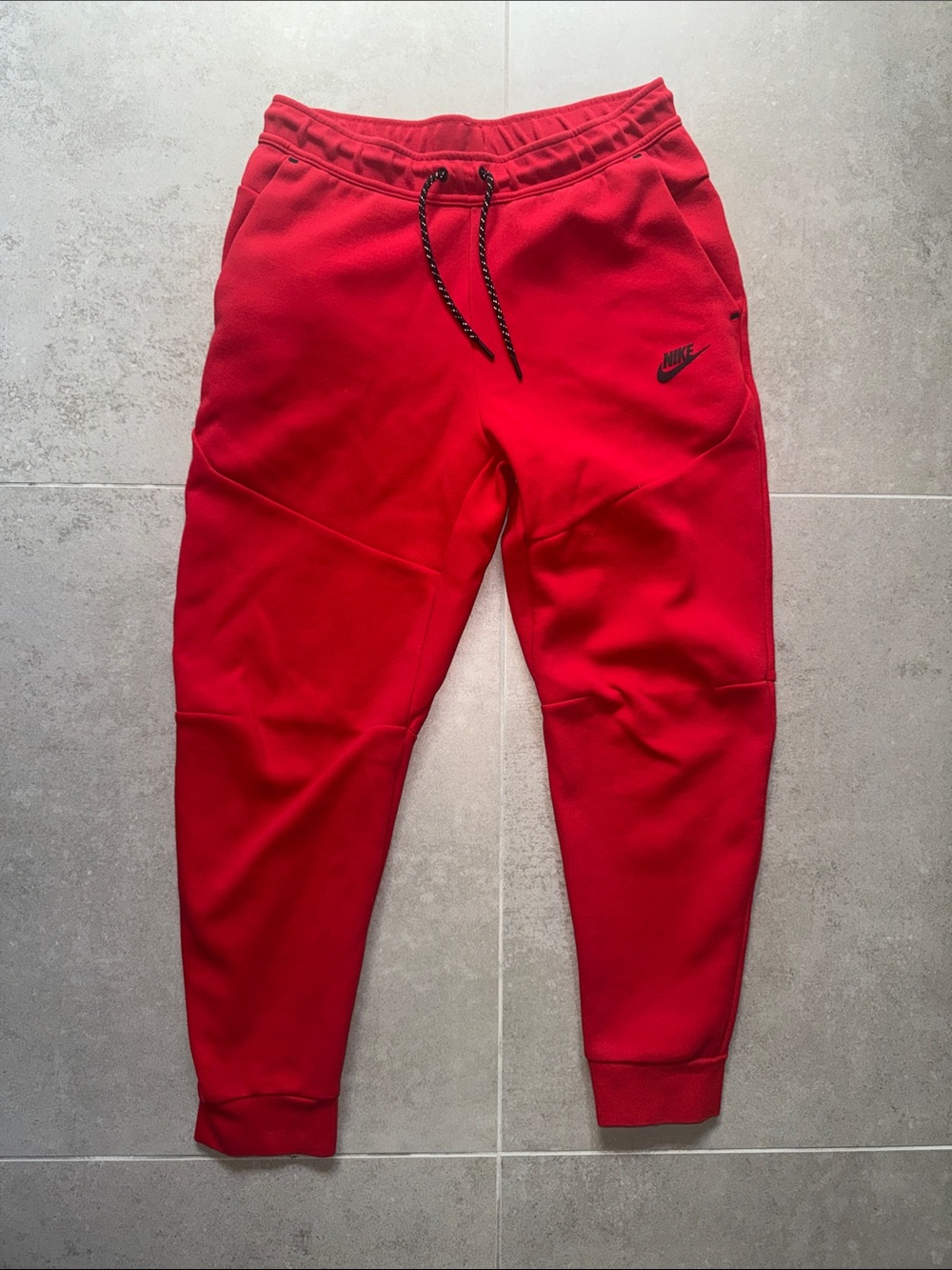 Nike Men’s Red Tech Fleece Jogger Sweatpants make offer